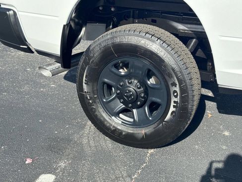 New 2026 RAM 2500 Tradesman AWD/4WD image 11