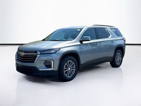 Used 2023 Chevrolet Traverse LT AWD/4WD image 3