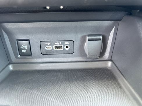 Used 2024 Nissan Sentra SV FWD image 22