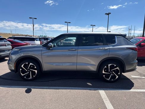 Used 2024 Mitsubishi Outlander SE AWD/4WD image 21