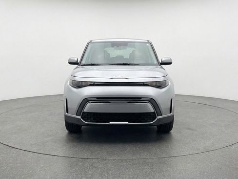 Used 2025 Kia Soul LX w/ LX Technology Package image 2