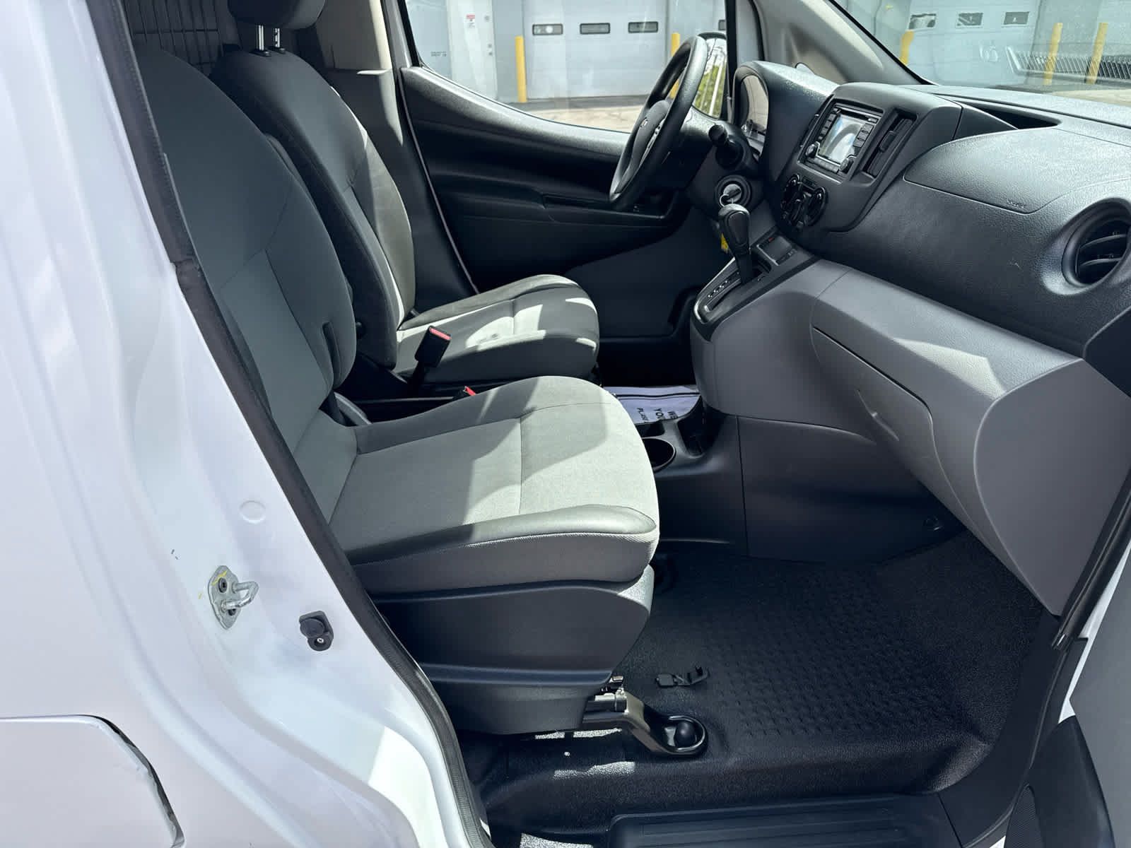 Used 2018 Chevrolet City Express LS FWD image 12