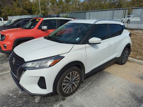 Certified 2023 Nissan Kicks SV image 5