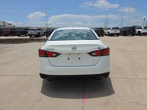 Used 2024 Nissan Altima 2.5 SR FWD image 13