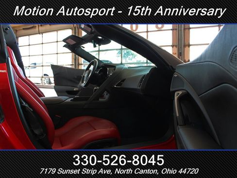 Used 2017 Chevrolet Corvette Stingray Coupe w/ 1LT RWD image 37