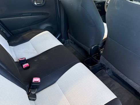 Used 2012 Toyota Yaris LE FWD image 18