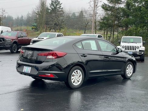 Used 2019 Hyundai Elantra SE w/ Cargo Package image 3