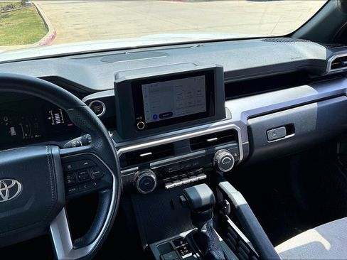 Used 2025 Toyota 4Runner SR5 AWD/4WD image 8