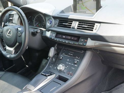 Used 2015 Lexus CT 200h w/ Navigation Package FWD image 26