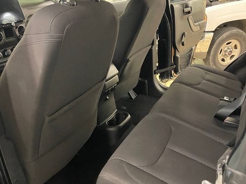 Used 2015 Jeep Wrangler Unlimited Sport AWD/4WD image 52