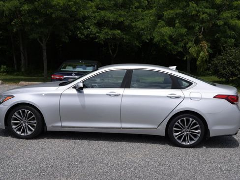 Used 2016 Hyundai Genesis 3.8 AWD/4WD image 8