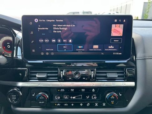 New 2026 Nissan Pathfinder SL w/ SL Premium Package AWD/4WD image 16