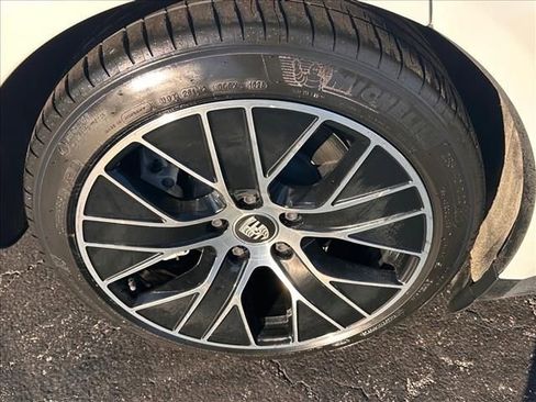 Used 2020 Porsche Taycan 4S image 13