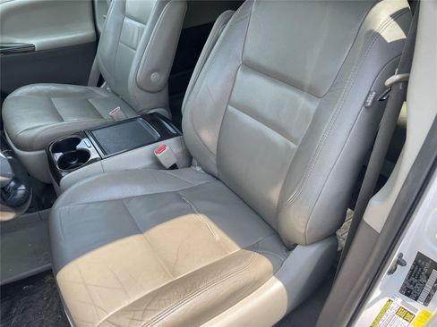 Used 2015 Toyota Sienna XLE w/ XLE Navigation Package AWD/4WD image 9
