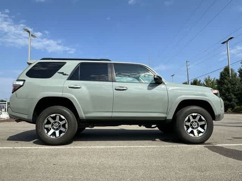 Used 2023 Toyota 4Runner TRD Off-Road Premium w/ Off Road Premium Plus Package AWD/4WD image 3