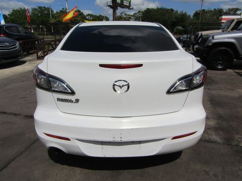 Used 2013 MAZDA MAZDA3 i SV w/ Convenience Pkg image 3