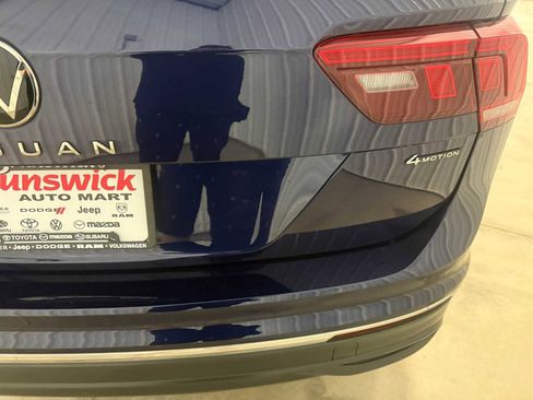 Used 2024 Volkswagen Tiguan SE w/ Panoramic Sunroof Package AWD/4WD image 18