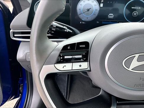 Used 2025 Hyundai Elantra SEL image 14