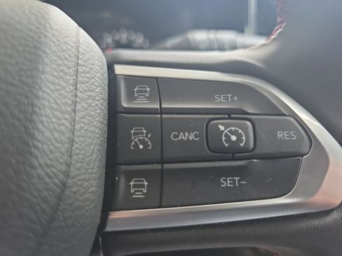Used 2025 Jeep Compass Trailhawk AWD/4WD image 24