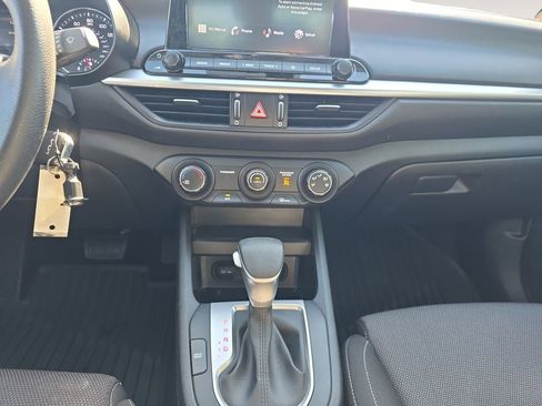 Used 2023 Kia Forte LXS w/ LXS Technology Package FWD image 10