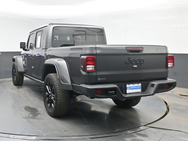 Used 2025 Jeep Gladiator Sport AWD/4WD image 7