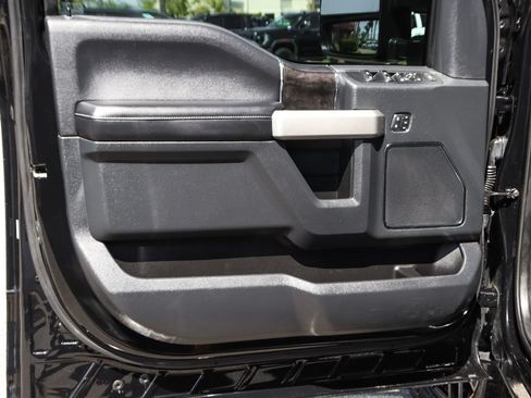 Used 2022 Ford F250 Lariat w/ Black Appearance Package AWD/4WD image 16