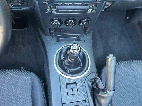 Used 2007 MAZDA MX-5 Miata Touring w/ Suspension Pkg RWD image 26
