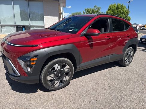 Used 2025 Hyundai Kona SEL AWD/4WD image 2