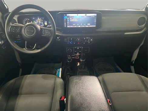 Used 2024 Jeep Wrangler Unlimited AWD/4WD image 13