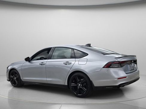 Used 2025 Honda Accord Sport image 7