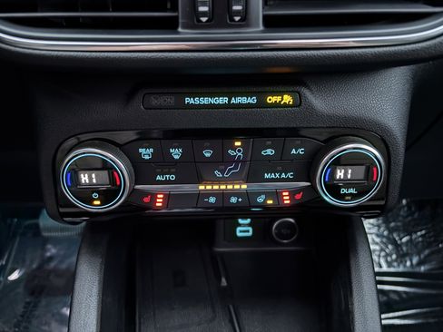 Used 2021 Ford Escape Titanium w/ Titanium Elite Package image 29