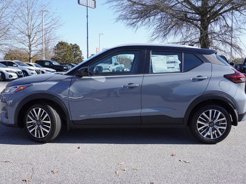 Used 2024 Nissan Kicks SV FWD image 3