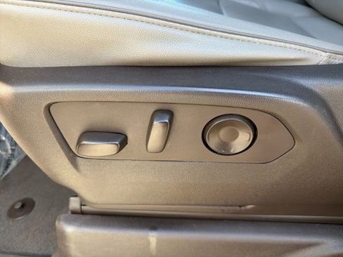 Used 2021 GMC Yukon XL SLT image 31