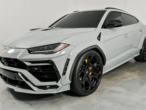Used 2022 Lamborghini Urus AWD/4WD image 6