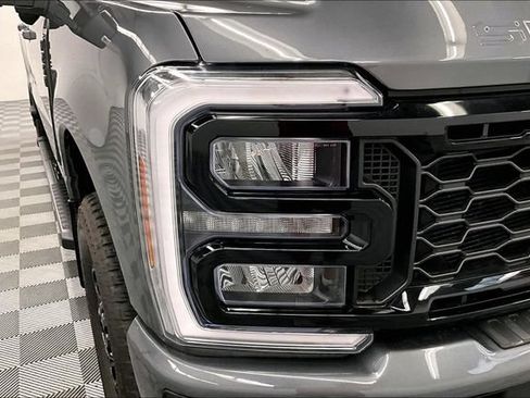 Used 2026 Ford F250 Lariat w/ Black Appearance Package AWD/4WD image 35