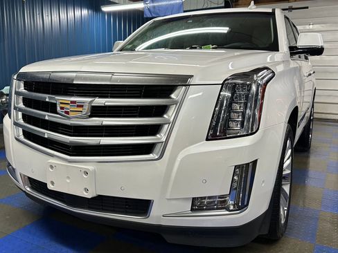 Used 2019 Cadillac Escalade Premium Luxury image 83