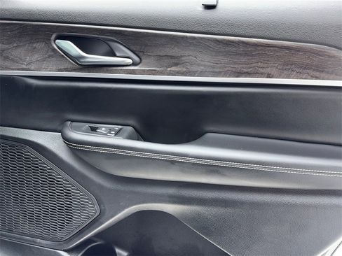 Used 2024 Jeep Grand Cherokee L Limited w/ Luxury Tech Group II image 56