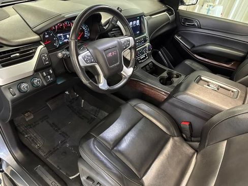 Used 2020 GMC Yukon SLT w/ Premium Edition AWD/4WD image 46