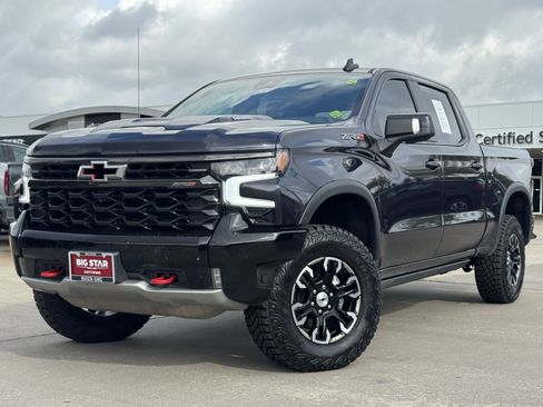 Used 2024 Chevrolet Silverado 1500 ZR2 w/ Technology Package image 2