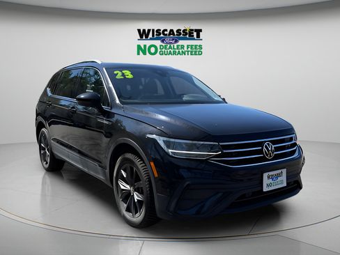 Used 2023 Volkswagen Tiguan SE AWD/4WD image 1