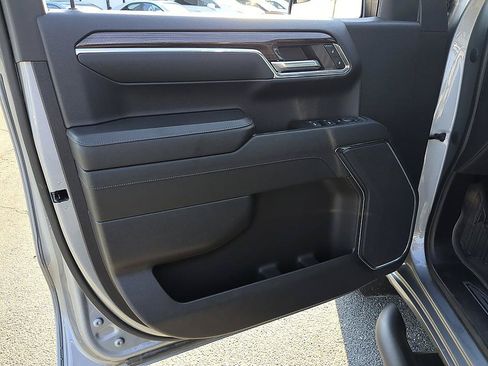 Used 2023 Chevrolet Silverado 1500 LT AWD/4WD image 12