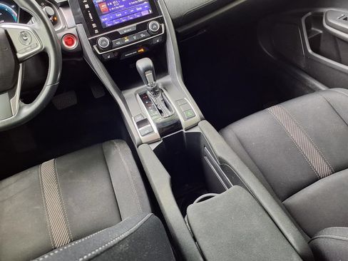 Used 2018 Honda Civic EX-T image 9