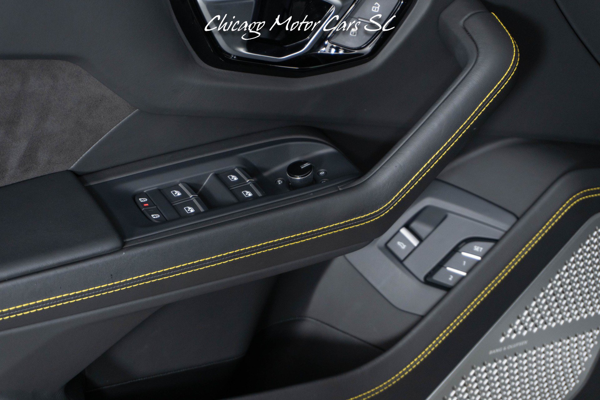 Used 2021 Lamborghini Urus AWD/4WD image 17