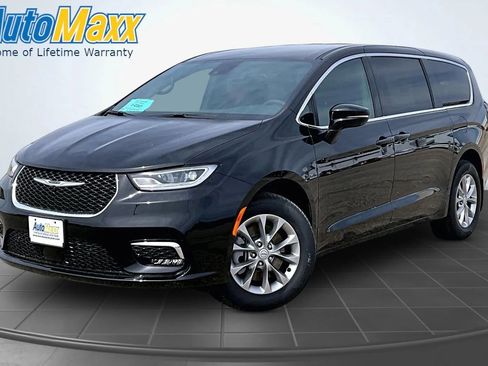 New 2026 Chrysler Pacifica Select AWD/4WD image 1