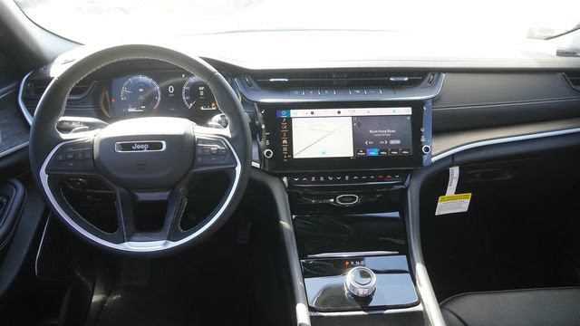 New 2026 Jeep Grand Cherokee Limited w/ Luxury Tech Group II RWD image 5