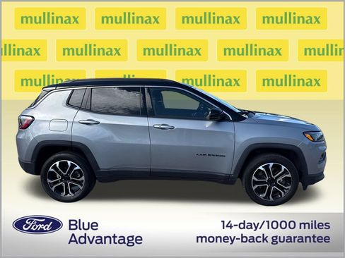 Used 2024 Jeep Compass Limited AWD/4WD image 2