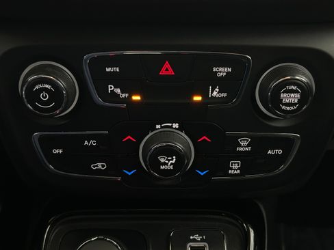 Used 2021 Jeep Compass Limited AWD/4WD image 11