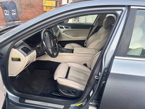 Used 2015 Hyundai Genesis 5.0 image 22