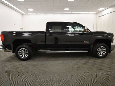 Used 2019 Chevrolet Silverado 2500 LTZ w/ Duramax Plus Package AWD/4WD image 9