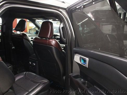 Used 2020 Ford Explorer Platinum w/ Premium Technology Package AWD/4WD image 40